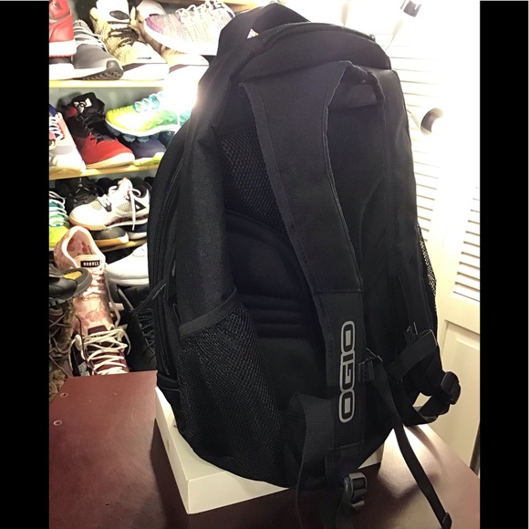 OGIO Backpack like New - Picture 9 of 15